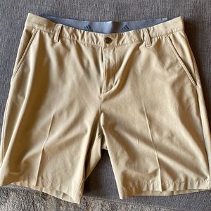 Adidas Size 33 khaki golf shorts great condition